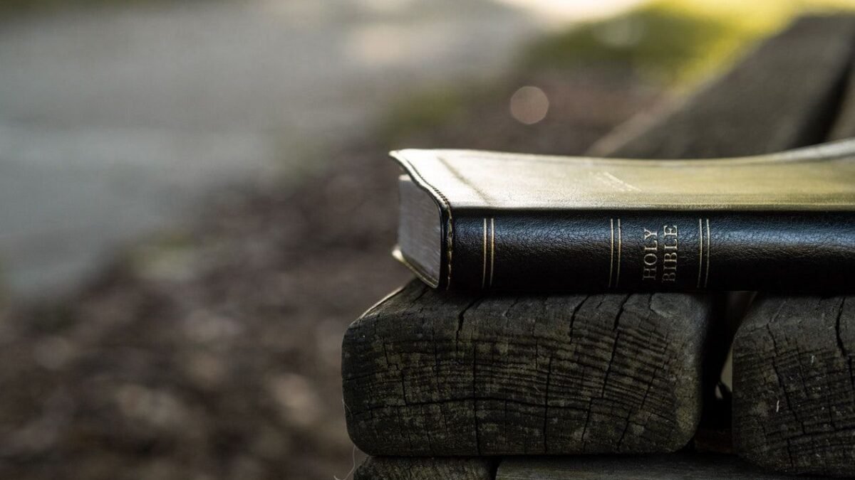 Christian apologetics in a secular society—addressing doubts, strengthening believers