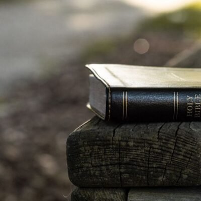 Christian apologetics in a secular society—addressing doubts, strengthening believers